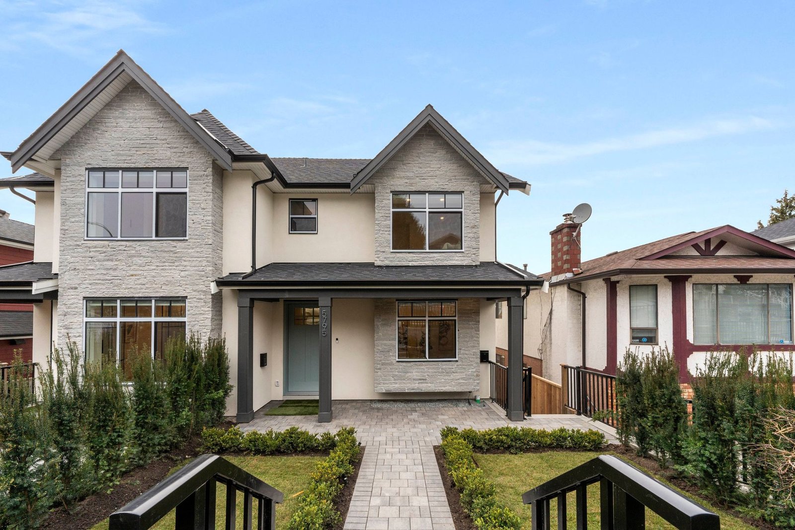 5795 Dumfries Front Elevation